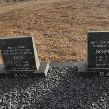 RAS Jan 1906-1992 &amp; Sophia 1911-2007