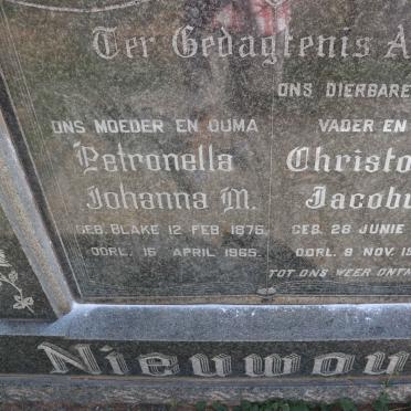NIEUWOUDT Christoffel Jacobus 1874-1947 &amp; Petronella Johanna M. BLAKE 1875-1965