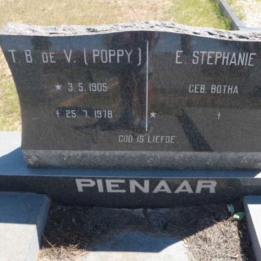 PIENAAR T.B. de V. 1905-1978 &amp; E. Stephanie BOTHA 1911-2000 