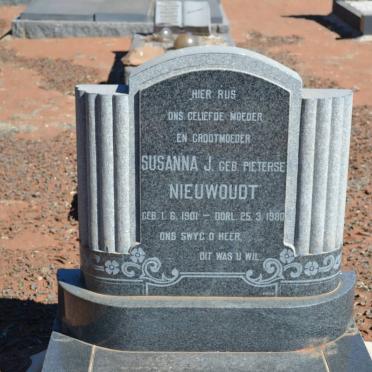 NIEUWOUDT Susanna J. nee PIETERSE 1901-1980