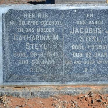 STEYL Jacobus J. -1957 &amp; Catharina M. -1947