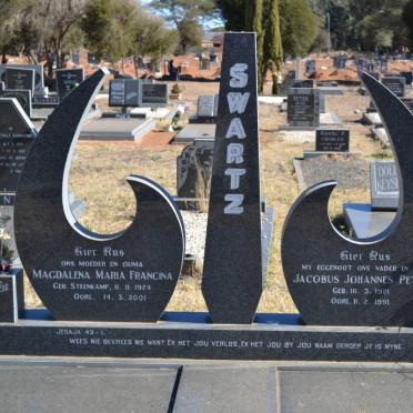 SWARTZ Jacobus Johannes Petrus 1921-1991 &amp; Magdalena Maria Francina  STEENKAMP 1924-2001