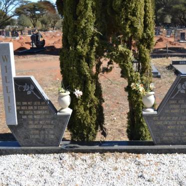 ? Willie 1941-2007 &amp; Shirley 1941-1995