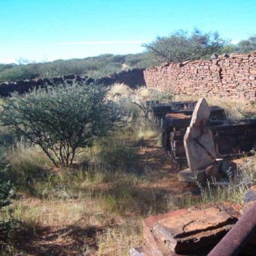 Northern Cape, HAY district, Griekwastad, Kameelfontein, farm cemetery