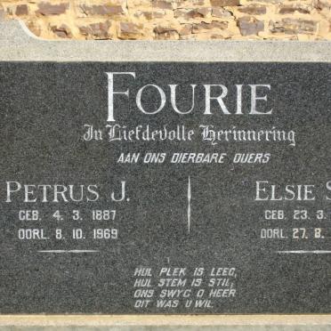 FOURIE Petrus J. 1887-1969 &amp; Elsie S.C. 1887-1975