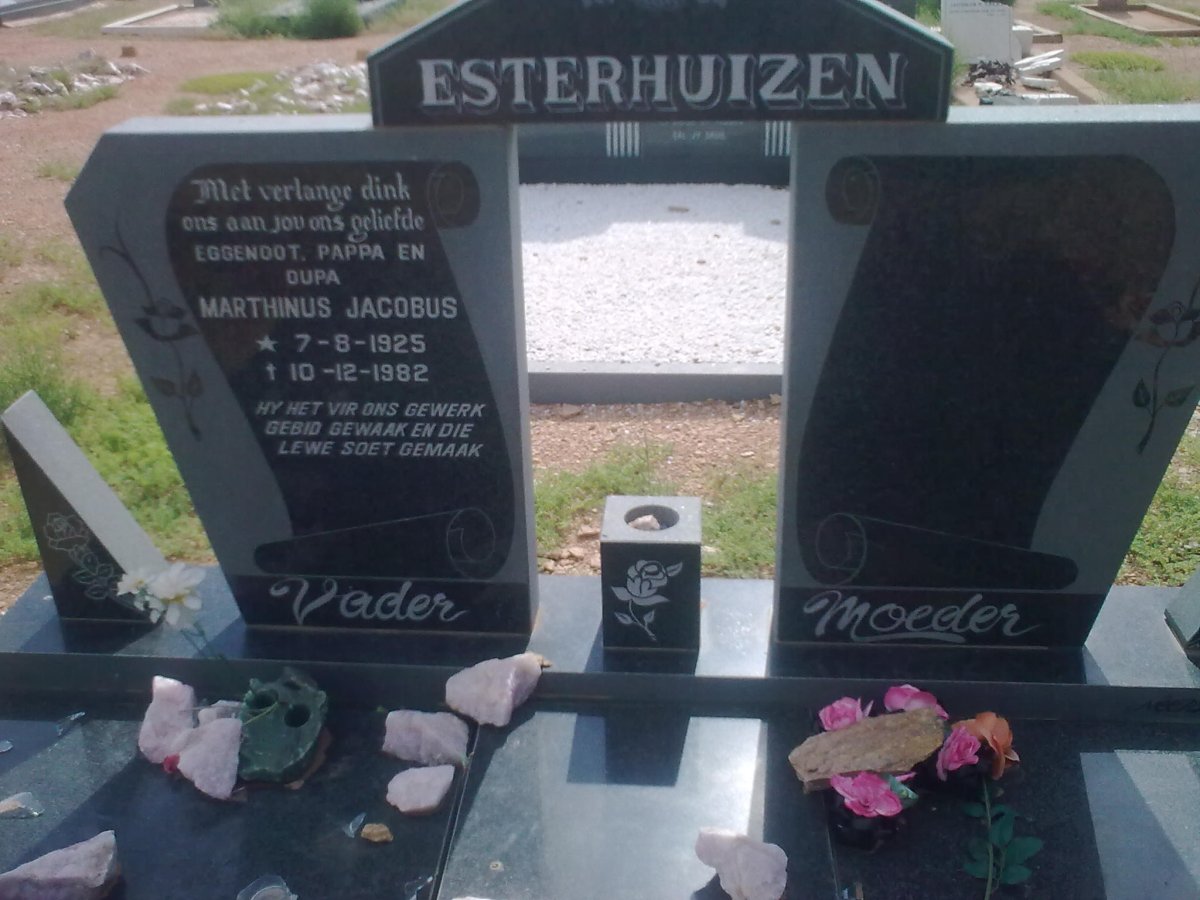 ESTERHUIZEN Marthinus Jacobus 1925-1982