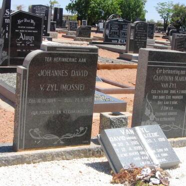 ZYL Johannes David, v. 1884-1961 &amp; Glaudina Maria 1891-1955 :: VAN ZYL David 1915-1995 &amp; Lizzie 1918-