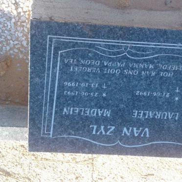 ZYL Lauralee, van 1992-1992 :: VAN ZYL Madelein 1993-1996