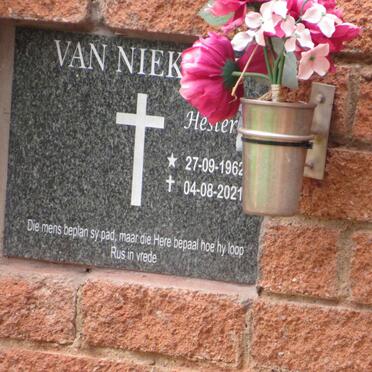 NIEK? Hester, van 1962-2021