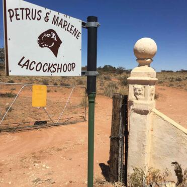 Northern Cape, KENHARDT district, Groblershoop, Koegrabe 117, La Cock's Hoop, farm cemetery