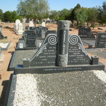 HUSSELMANN Gabriel Frederick  1917-1989 &amp; Paulina Alberta Susanna VAN ROOYEN 1921-1990