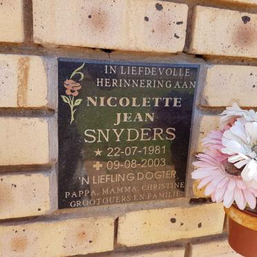 SNYDERS Nicolette Jean 1981-2003