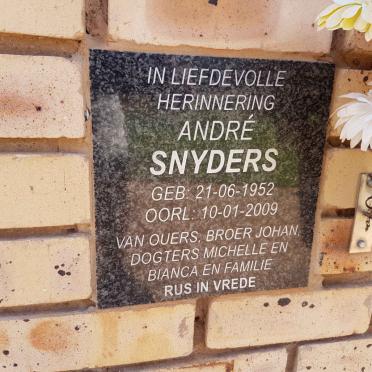 SNYDERS Andre 1952-2009