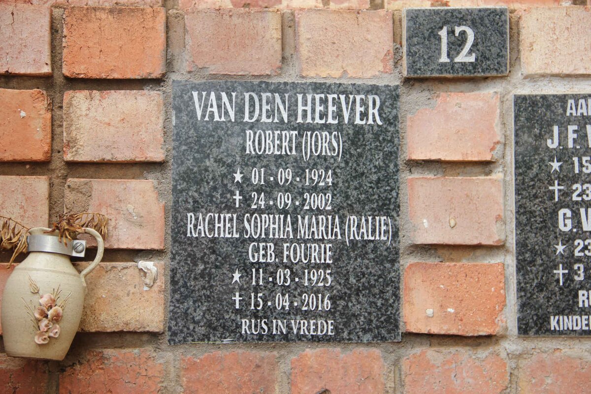 HEEVER Robert, van den 1924-2002 & Rachel Sophia Maria FOURIE 1925-2016