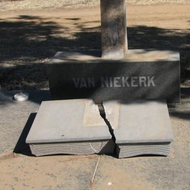 NIEKERK Billy, van 1911-1989 &amp; S.C.E. BUTLER 1913-1976
