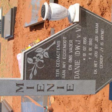 MIENIE D.W.J. v.V. 1956-1992