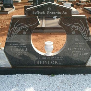 REINECKE Thomas J. 1918-1983 &amp; Cornelia H.P. MARITZ 1925-2007