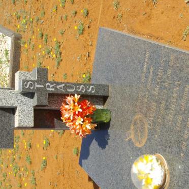 STRAUSS Dawid Jacobus 1935-1991 &amp; Johanna BASSON 1939-