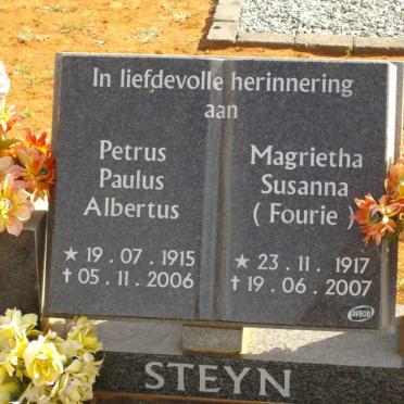 STEYN Petrus Paulus Albertus 1915-2006 &amp; Magrietha Susanna FOURIE 1917-2007