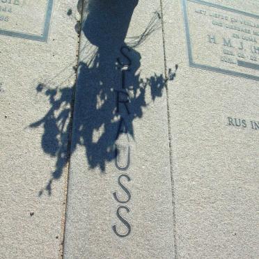 STRAUSS