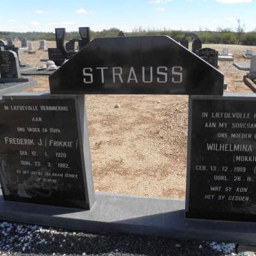 STRAUSS Frederik J. 1920-1982 &amp; Wilhelmina S.S. BRAUNE 1919-1980