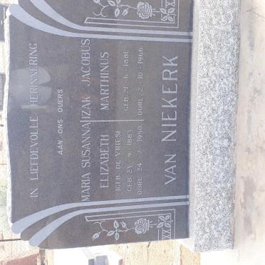 NIEKERK Izak Jacobus Marthinus, van 1881-1966 &amp; Maria Susanna Elizabeth DE VRIES 1883-1950