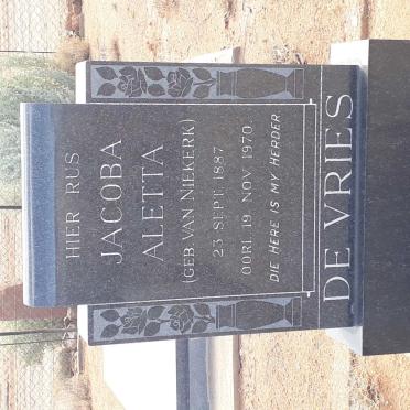Northern Cape, NAMAQUALAND district, Koppieskraal 246, farm cemetery