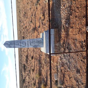 Northern Cape, NAMAQUALAND district, Kat Vlei 235, Roadside memorial