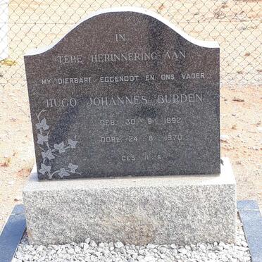 Northern Cape, NAMAQUALAND district, Platbakkies 388, farm cemetery