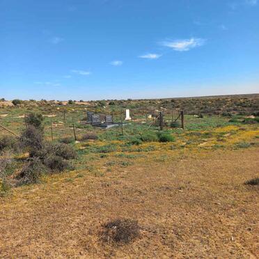 Northern Cape, NAMAQUALAND district, Banke 409, farm cemetery _2