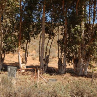 Northern Cape, NAMAQUALAND district, Koingnaas, Zoutpan 471, farm cemetery
