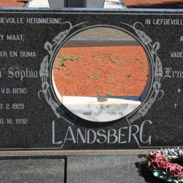 LANDSBERG Ernst Johannes 1920-2002 &amp; Susanna Sophia V.D. BERG 1929-1992