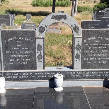 BEZUIDENHOUT Petrus Johannes 1919-2004 &amp; Cornelia Jacoba BRITZ 1924-1972