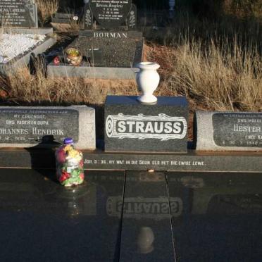 STRAUSS Johannes Hendrik 1935-199? &amp; Hester Helena KAMPFER 1940-