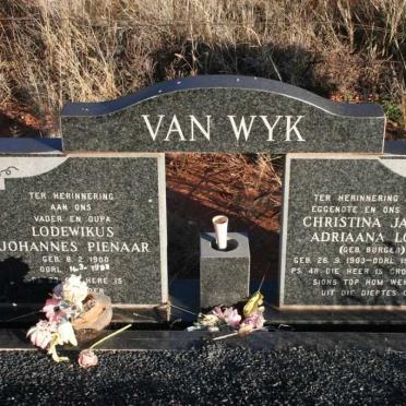 WYK Lodewikus Johannes Pienaar, van 1900-1998 &amp; Christina Jacoba Adriaana LOUW nee BURGER 1903-1985_1
