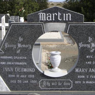 MARTIN Ivan Desmond 1918-1990 &amp; Mary Ann Jane 1921-2001