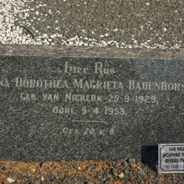 BADENHORST Anna Dorothea Magrieta nee VAN NIEKERK 1929-1953 :: VAN NIEKERK Jacomina Susanna nee PIENAAR 1920-2006