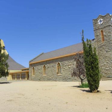 Northern Cape, POFADDER, NG Kerk, kerkhof en gedenkmuur