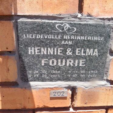 FOURIE Hennie 1934-2023 & Elma 1942-2022