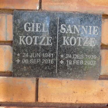 KOTZE Giel 1941-2016 & Sannie 1939-2007