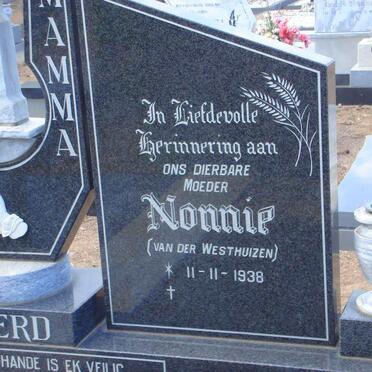 EKKERD Nonnie nee VAN DER WESTHUIZEN 1938-