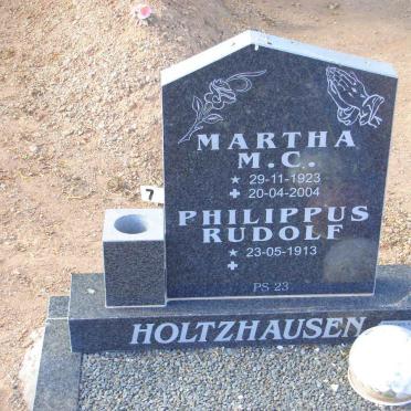 HOLTZHAUSEN Philippus Rudolf 1913- &amp; Martha M.C. 1923-2004