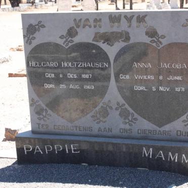 WYK Helgard Holtzhausen, van 1887-1969 &amp; Anna Jacoba VIVIERS 1895-1971