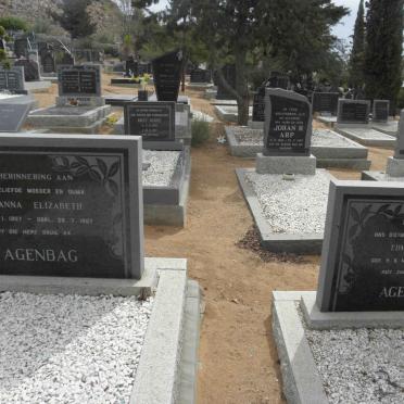 A - Surnames :: Vanne - A