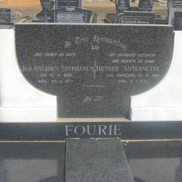 FOURIE Jan Andries Stephanus 1885-1977 &amp; Hester Antoinette SWIEGERS 1909-1972