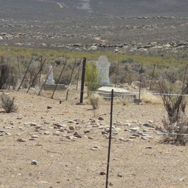 Northern Cape, SUTHERLAND district, Wilgerbosch Kraal 32_1, Onderplaas, farm cemetery