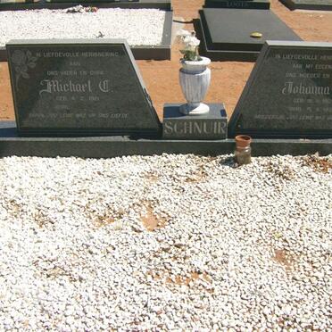 SCHNUIR Michael D. 1921-  &amp; Johanna D. 1913-1990