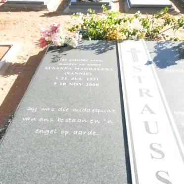 STRAUSS Nicolaas Stefanes 1928-2009 &amp; Susanna Magdalena 1931-2008