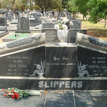SLIPPERS Jan Dirk 1912-1988 &amp; Mieta BURGER 1918-1980
