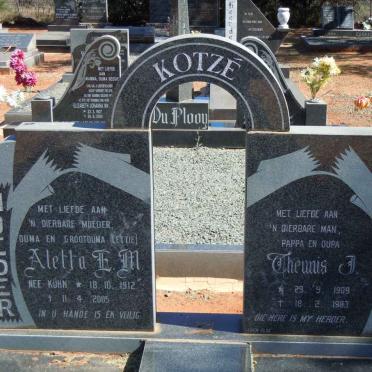 KOTZE Theunis J. 1909-1983 &amp; Aletta E.M. KHÜN 1912-2005